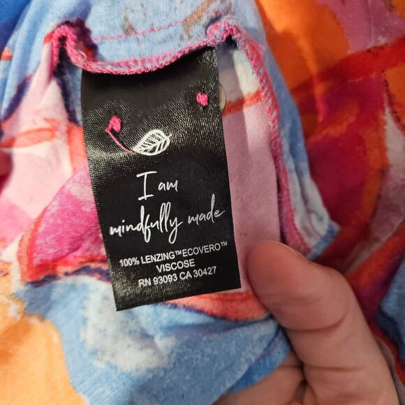 NIC+ZOE Tropical Mirage Top Allover Print Roll Tab Sleeve 100% EcoVero 1X Plus - Picture 8 of 8